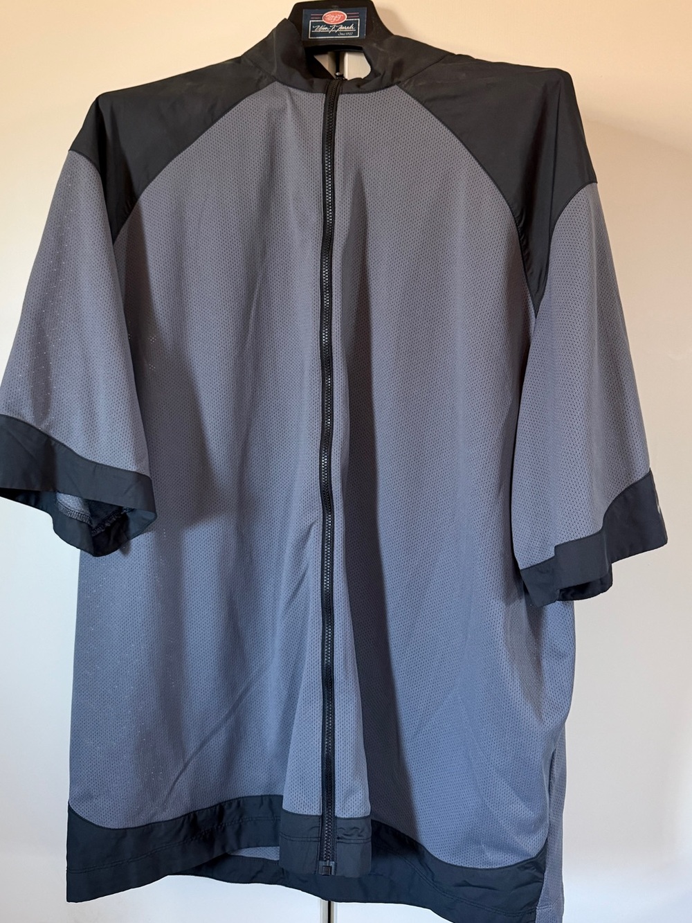 Men's Nike Golf FitStorm Wind shirt Grey and Black Lightweight Full Zip Jacket